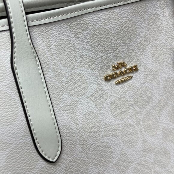 Coach City Tote Bag in Signature Canvas - Picture 7 of 10